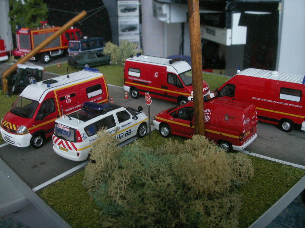 v&eacute;hicules de pompiers en miniatures : pict1372oh0.jpg